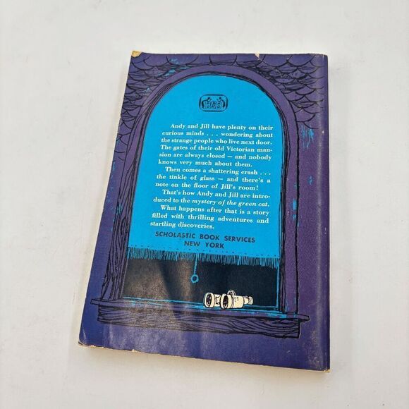 Mystery of the Green Cat by Phyllis A. Whitney 1962 Paperback Illustrated Book - Picture 5 of 5